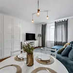 Praga - Park Pge Narodowy - By Rentujemy Apartman Varsó